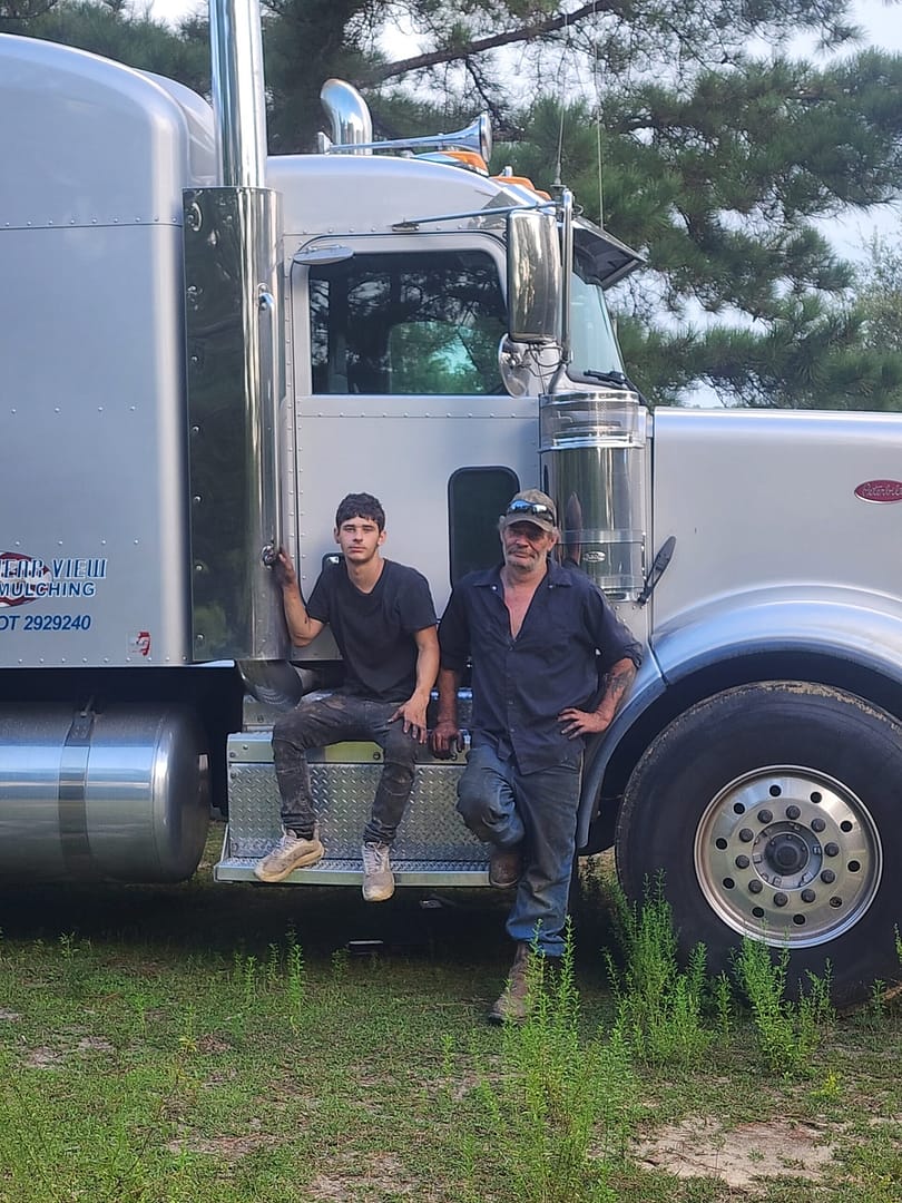 Ray and Seth Hutcheson owner and Jr Mechanic at Hattiesburg Diesel truck repair in Hattiesburg MS 601-299-4401